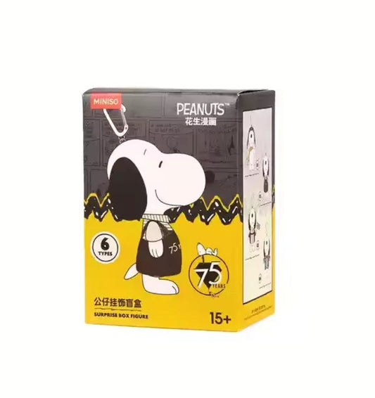 SNOOPY - 75th Aniversary Peanuts Serie - Colgante de Peluche / Caja Misteriosa