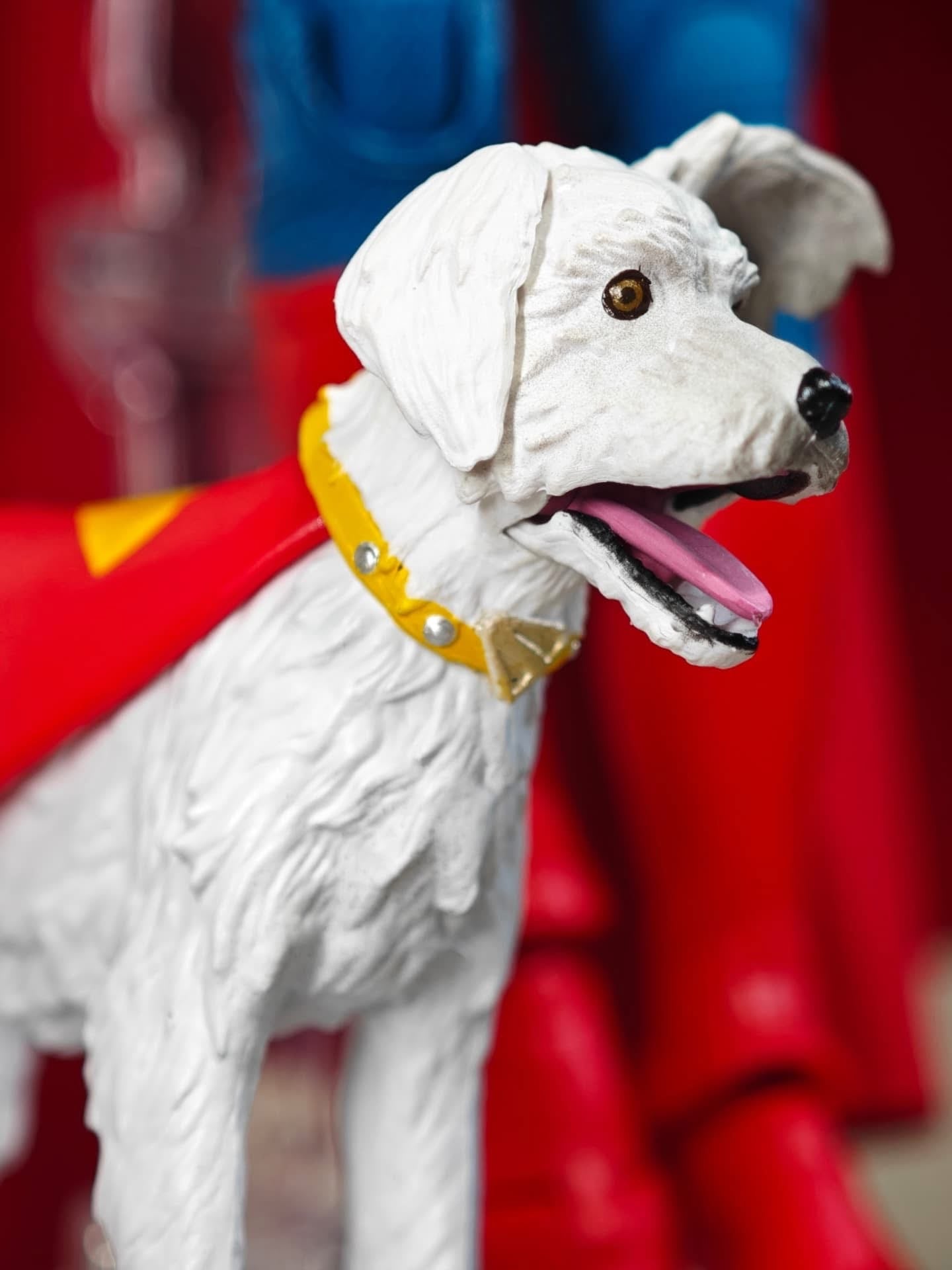 SUPERMAN (con Krypto) (versión Deluxe) - Figura Coleccionable