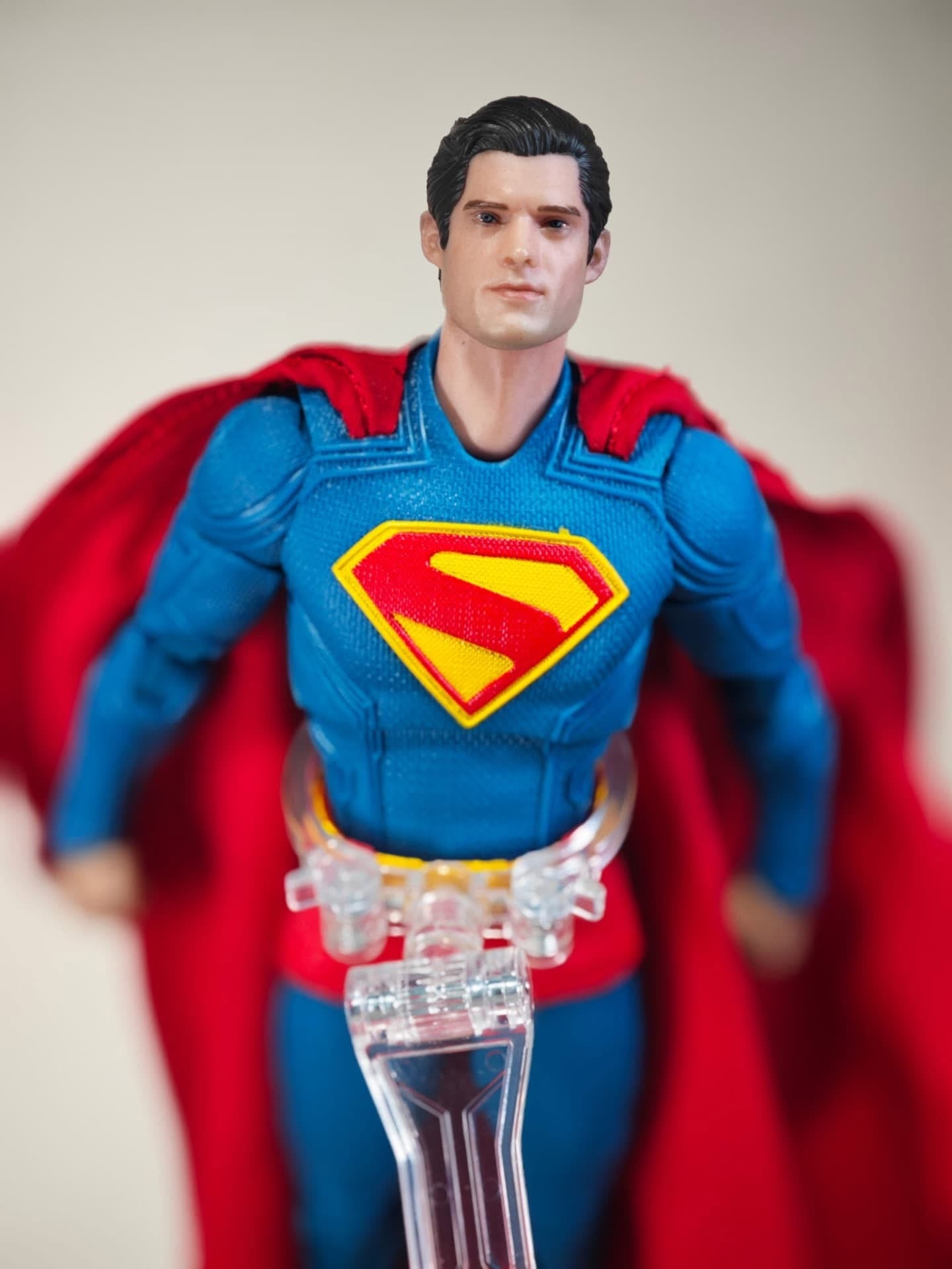 SUPERMAN (con Krypto) (versión Deluxe) - Figura Coleccionable