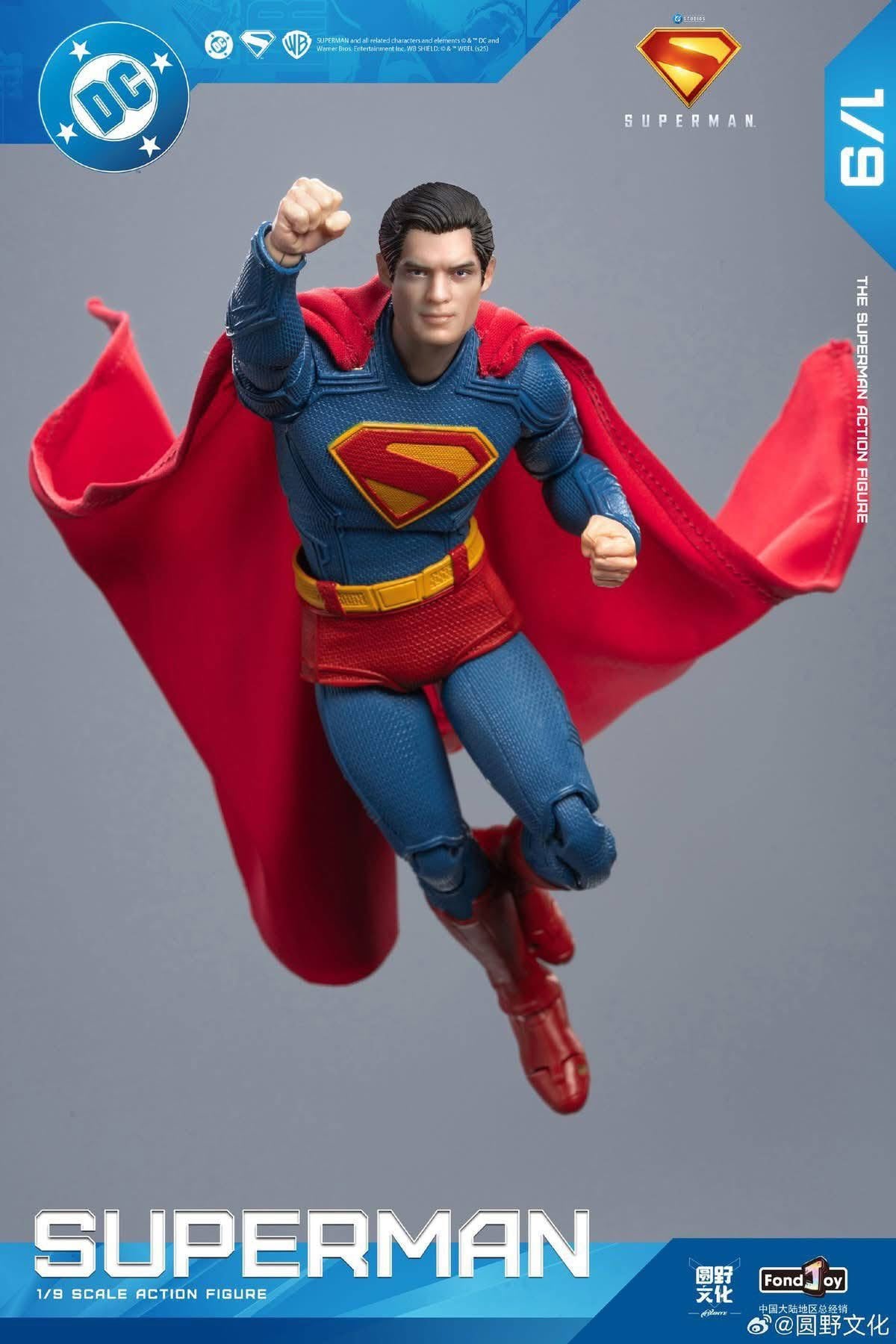 SUPERMAN (con Krypto) (versión Deluxe) - Figura Coleccionable