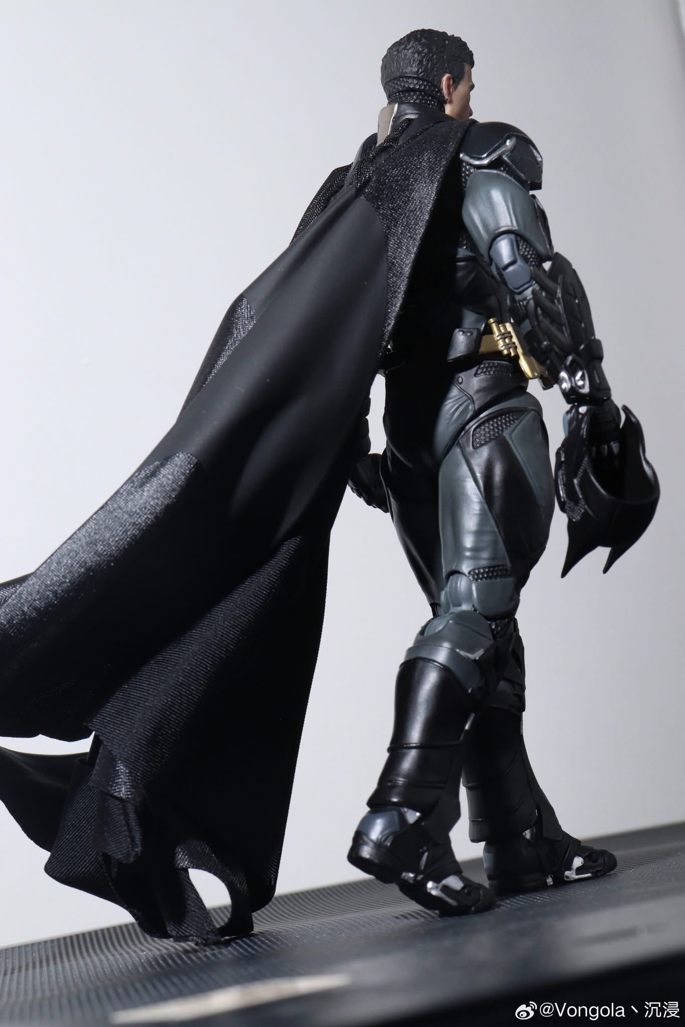 BATMAN - Arkham Knight V8.04 - LPZZ DC001 - Figura Coleccionable