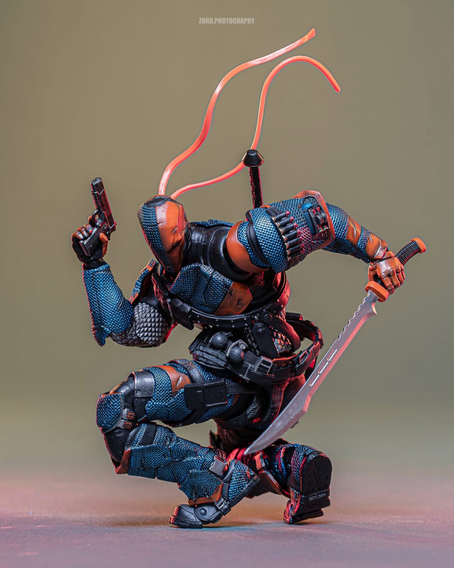 DEATHSTROKE - Batman: Arkham Knight - LPZZ DC002 - Figura Coleccionable