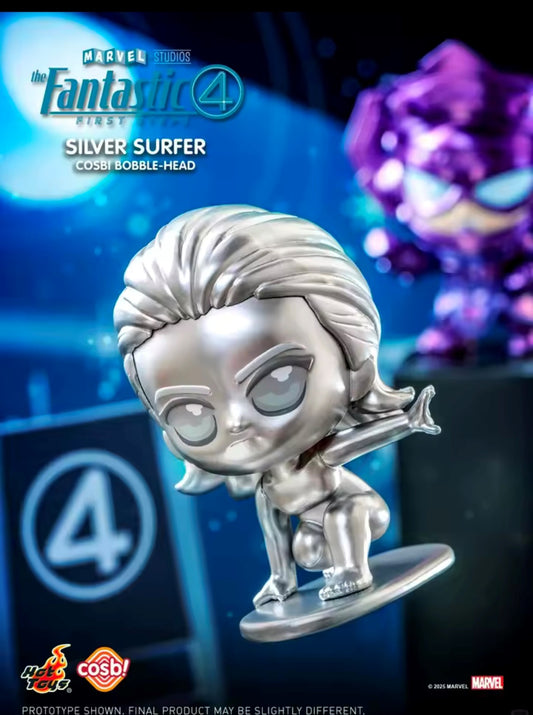 [EN STOCK] Figura Silver Surfer - Fantastic Four / 4 Fantásticos - Cosbi Bobble-Head Collection marca Hot Toys (8 cm)