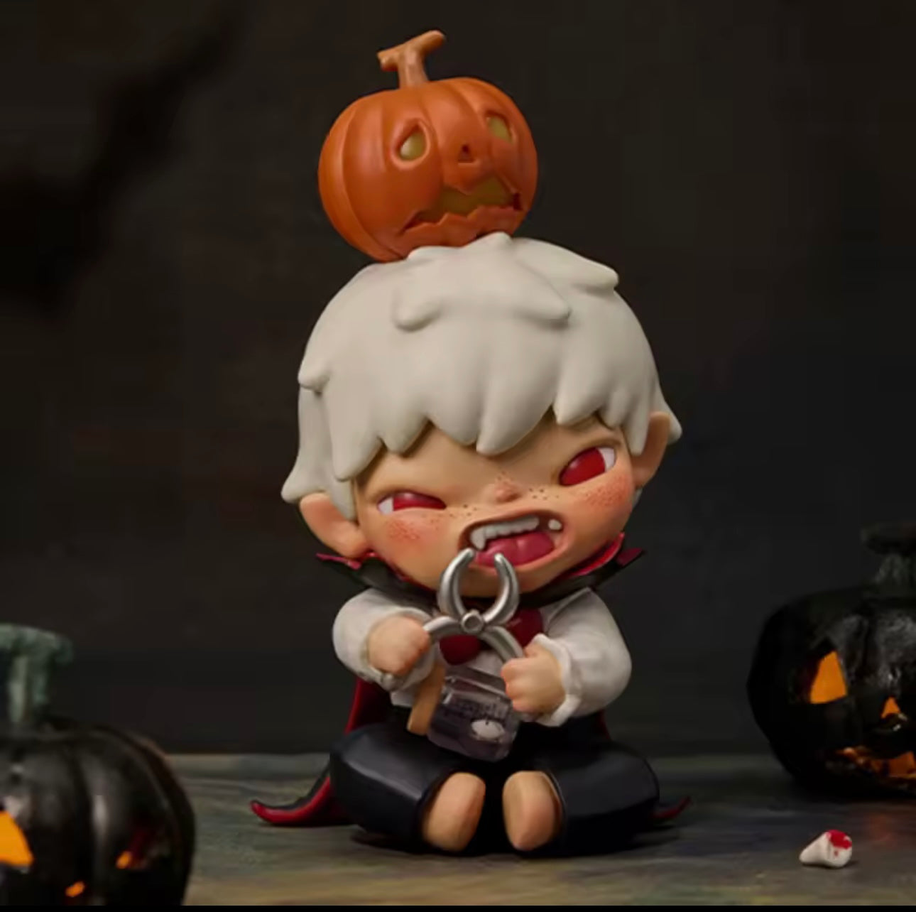 HIRONO x Parque Misterioso Series (+ Pedestal fantasmal con luz) - Figura Coleccionable / Caja Misteriosa