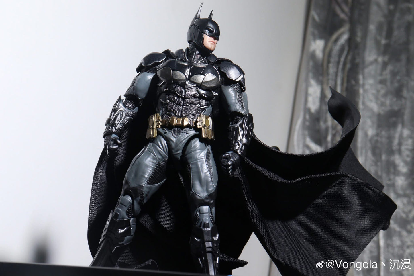 BATMAN - Arkham Knight V8.04 - LPZZ DC001 - Figura Coleccionable